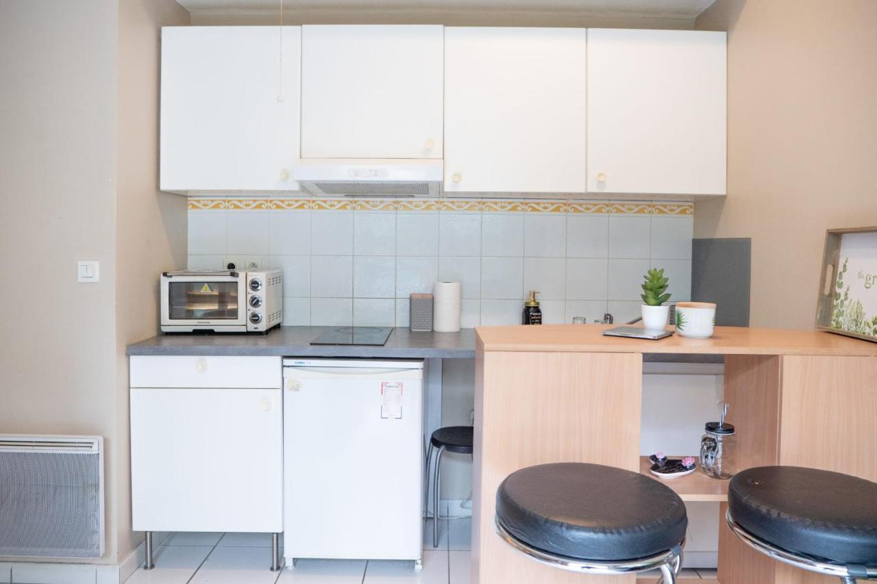 Charming Studio Near Jean Mace Apartamento Lyon Exterior foto