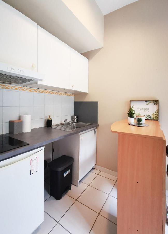 Charming Studio Near Jean Mace Apartamento Lyon Exterior foto